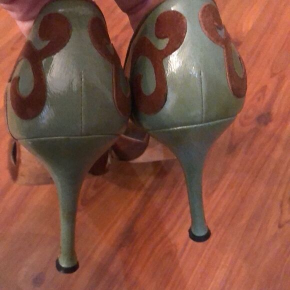 Manolo Blahnik Leather and suede unique heels size 40.5 - Picture 7 of 8